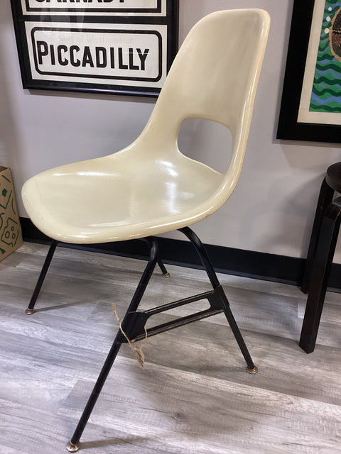 Vintage MCM Shell Chair by Krueger Metal Products