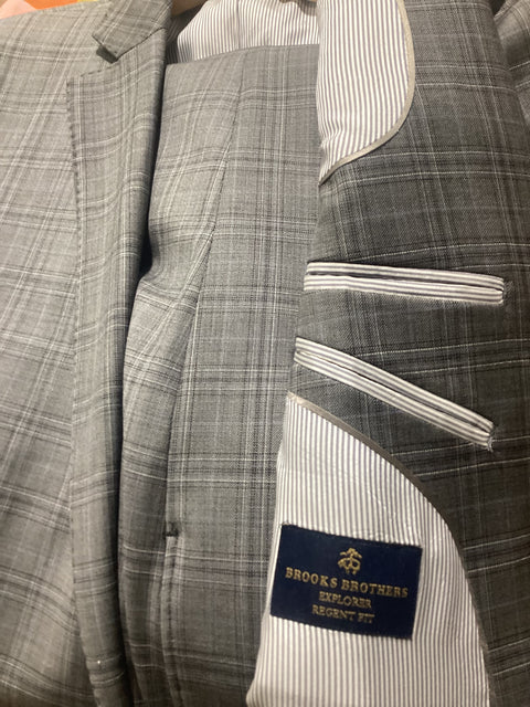Brooks Brothers Suit SZ 44 Reg.