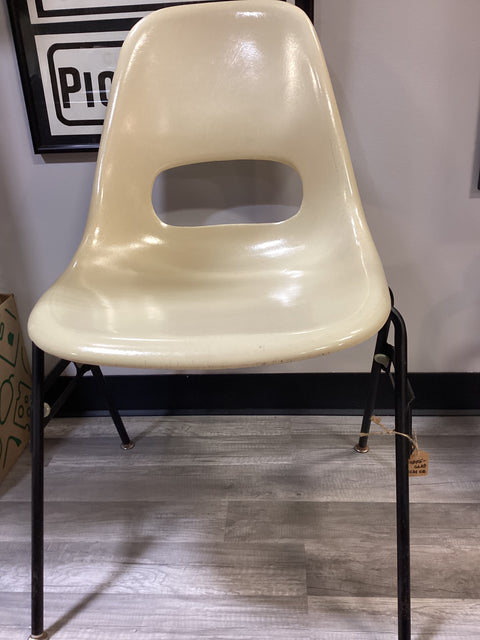 Vintage MCM Shell Chair by Krueger Metal Products