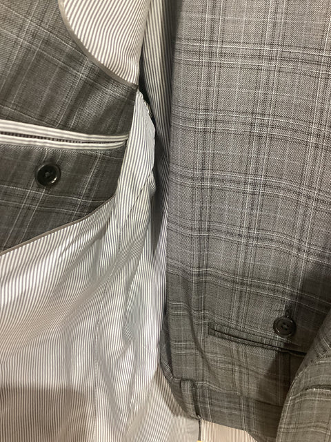 Brooks Brothers Regent Fit Suit SZ 44R (38x32 pants)