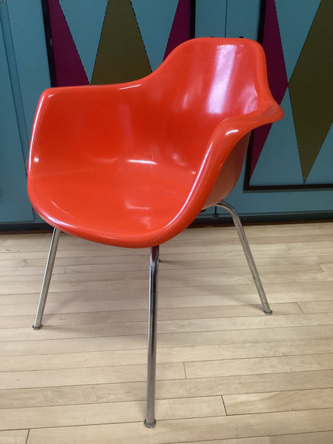 Eames Style Vintage MCM Shell Chair