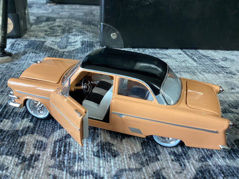 Metal Two-tone Ford model.